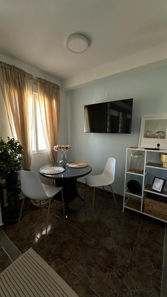 Playa De Los Naufragos Cozy Apartment With Pool Torrevieja Bagian luar foto